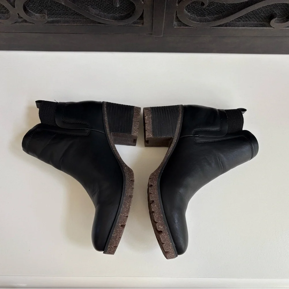 NWOB Korks Elise Block Ankle Boots Size 9.5